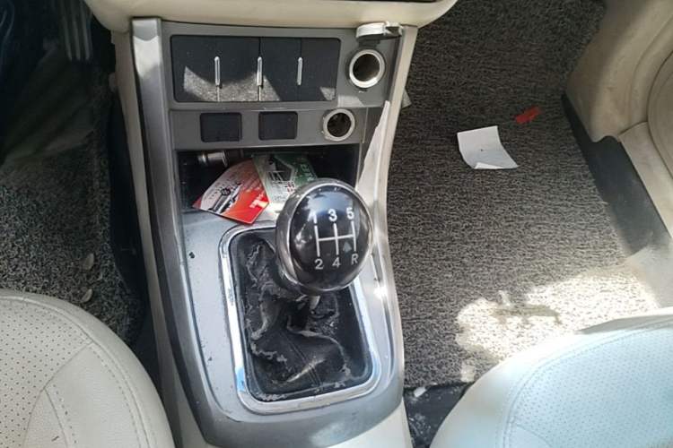 Used Geely Auto Classic Emgrand 2013 Sedan 1.5L Manual Elite Model Gear Lever