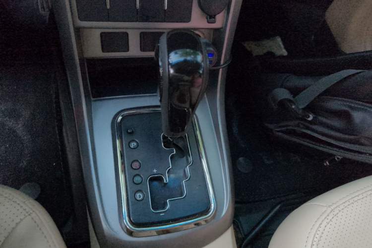 Used Geely Auto Classic Emgrand 2013 Sedan 1.8L CVT Elite Model Gear Lever