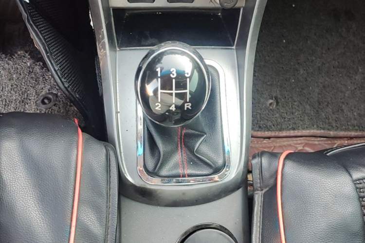 Used Geely Auto Classic Emgrand 2013 Sedan 1.5L Manual Entry-Level Model Gear Lever