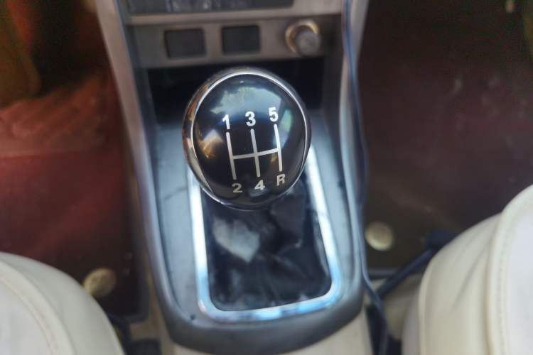 Used Geely Auto Classic Emgrand 2013 Sedan 1.5L Manual Elite Model Gear Lever