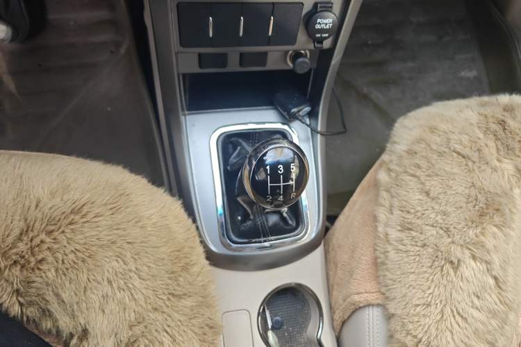 Used Geely Auto Classic Emgrand 2013 Sedan 1.5L Manual Elite Model Gear Lever