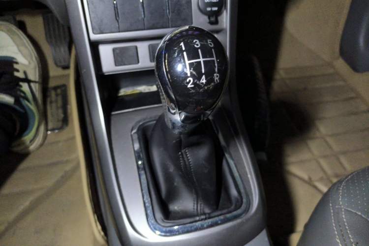 Used Geely Auto Classic Emgrand 2013 Sedan 1.5L Manual Entry-Level Model Gear Lever
