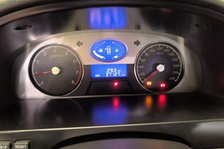 Used Geely Auto Classic Emgrand 2013 Sedan 1.8L Manual Entry-Level CNG Model Instrument Cluster
