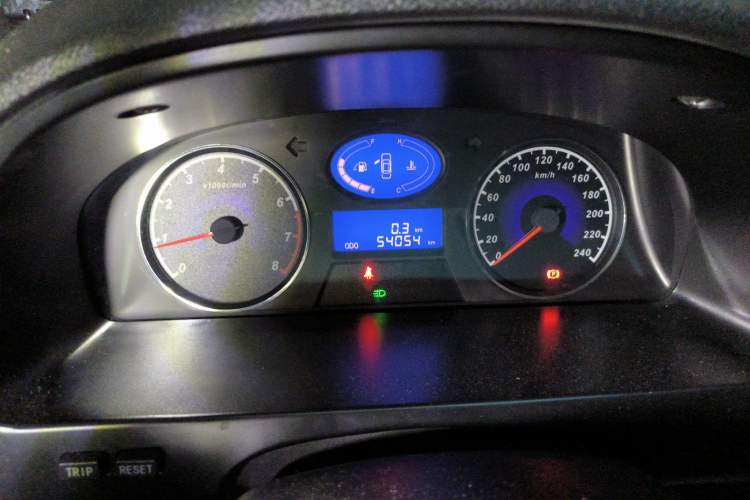 Used Geely Auto Classic Emgrand 2013 Sedan 1.5L Manual Entry-Level Model Instrument Cluster