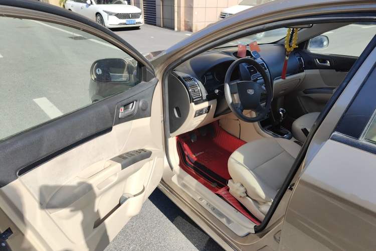 Used Geely Auto Classic Emgrand 2013 Sedan 1.5L Manual Elite Model Interior 2