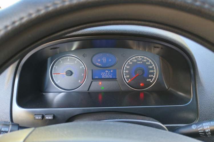 Used Geely Auto Classic Emgrand 2013 Sedan 1.5L Manual Elite Model Odometer Close Up