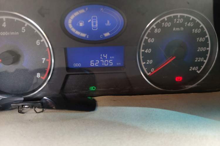 Used Geely Auto Classic Emgrand 2013 Sedan 1.8L Manual Luxury Model Odometer Close Up