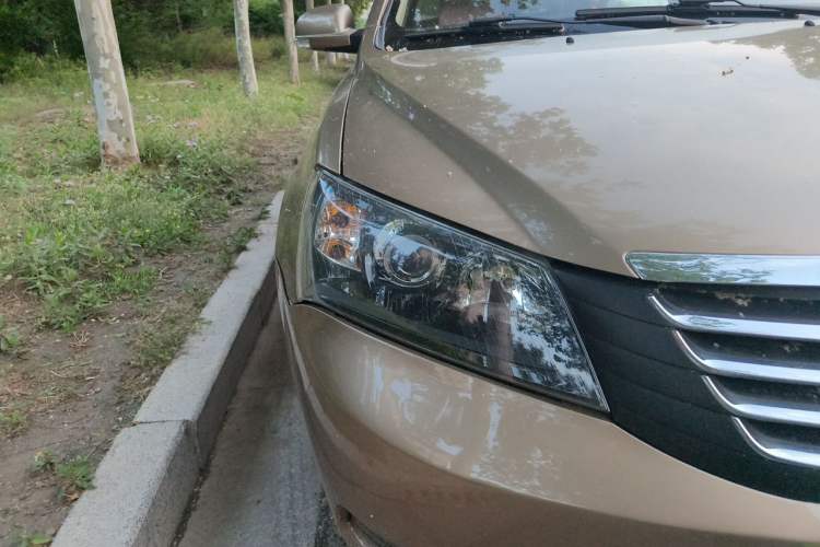 Used Geely Auto Classic Emgrand 2013 Sedan 1.8L CVT Elite Model Right Front Headlight