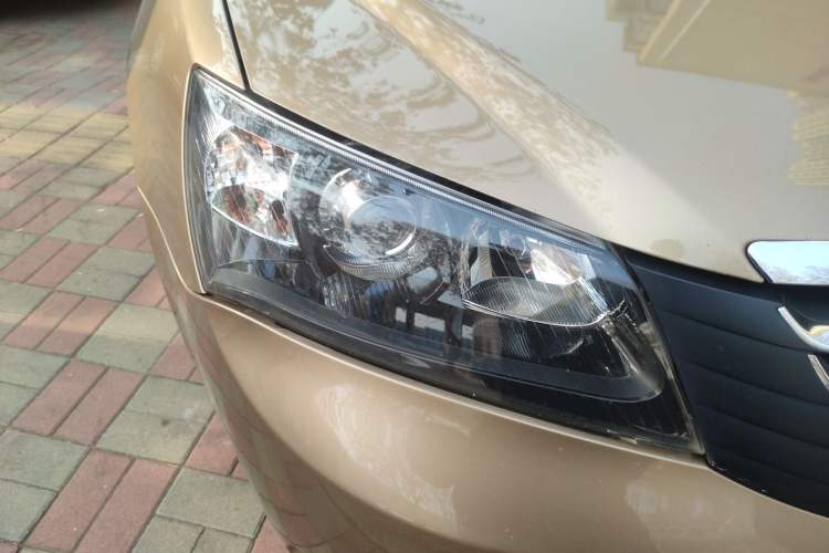 Used Geely Auto Classic Emgrand 2013 Sedan 1.8L Manual Luxury Model Right Front Headlight