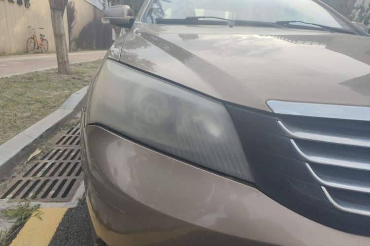 Used Geely Auto Classic Emgrand 2013 Sedan 1.5L Manual Elite Model Right Front Headlight