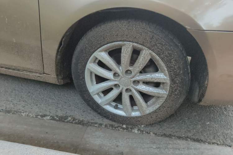 Used Geely Auto Classic Emgrand 2013 Sedan 1.8L CVT Elite Model Right Front Wheel Hub