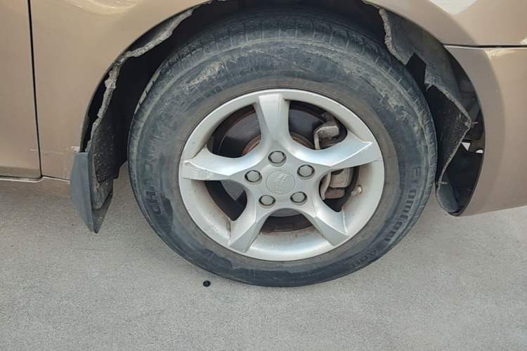 Used Geely Auto Classic Emgrand 2013 Sedan 1.5L Manual Entry-Level Model Right Front Wheel Hub