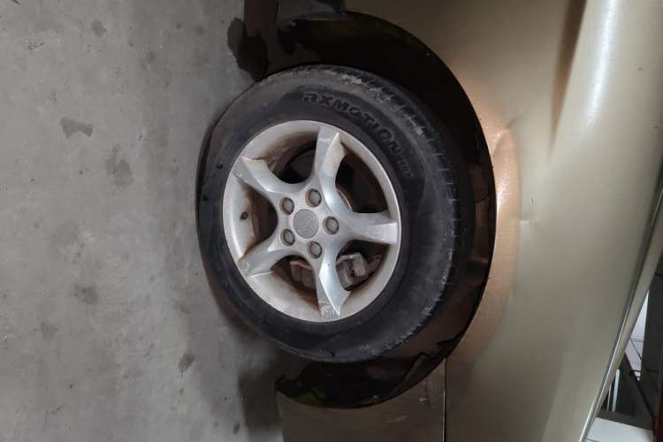 Used Geely Auto Classic Emgrand 2013 Sedan 1.5L Manual Entry-Level Model Right Front Wheel Hub