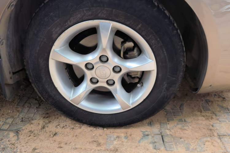 Used Geely Auto Classic Emgrand 2013 Sedan 1.8L Manual Entry-Level CNG Model Right Front Wheel Hub