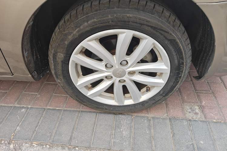 Used Geely Auto Classic Emgrand 2013 Sedan 1.5L Manual Elite Model Right Front Wheel Hub