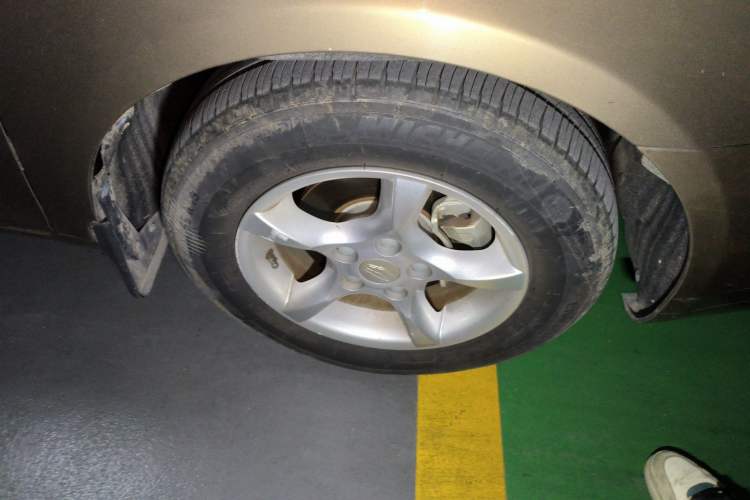 Used Geely Auto Classic Emgrand 2013 Sedan 1.5L Manual Entry-Level Model Right Front Wheel Hub