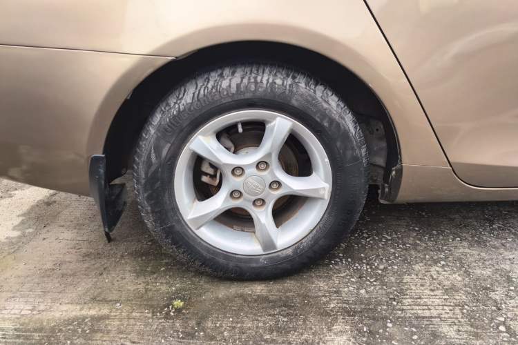 Used Geely Auto Classic Emgrand 2013 Sedan 1.5L Manual Entry-Level Model Right Rear Wheel Hub