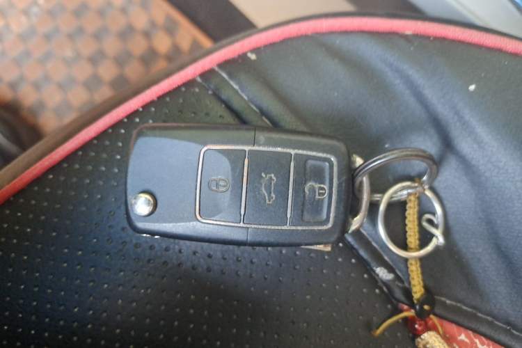 Used Geely Auto Classic Emgrand 2013 Sedan 1.5L Manual Elite Model Vehicle Key