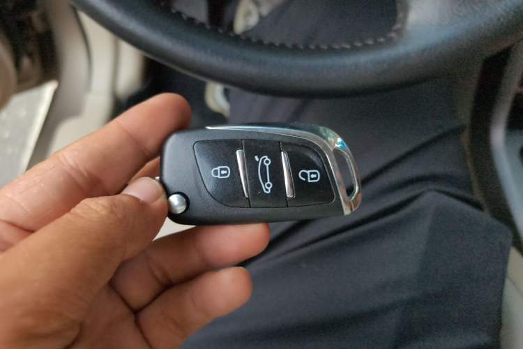Used Geely Auto Classic Emgrand 2013 Sedan 1.8L CVT Elite Model Vehicle Key