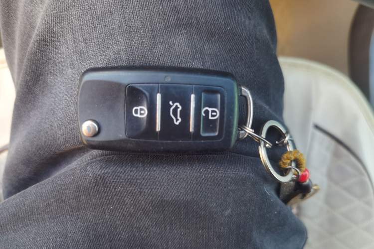 Used Geely Auto Classic Emgrand 2013 Sedan 1.5L Manual Elite Model Vehicle Key