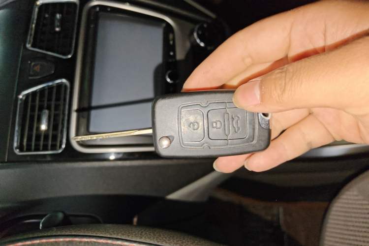 Used Geely Auto Classic Emgrand 2013 Sedan 1.5L Manual Entry-Level Model Vehicle Key