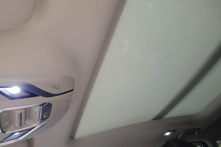 Used Geely Auto Coolray 2019 260T DCT Explorer China V Standard Headliner