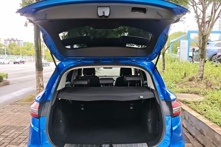 Used Geely Auto Coolray 2019 260T DCT Explorer China V Standard Trunk