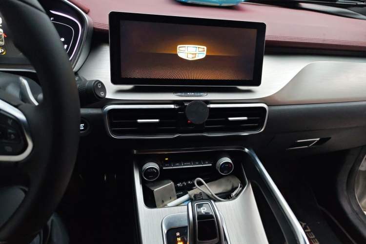 Used Geely Auto Coolray 2019 Sport Model 260T DCT Patrol China V Standard Audio And AC Panel