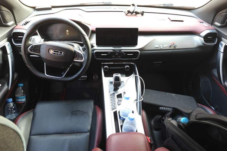 Used Geely Auto Coolray 2019 Sport Model 260T DCT Battle China V Standard Center Console
