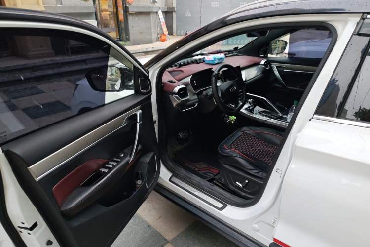 Used Geely Auto Coolray 2019 Sport Model 260T DCT Patrol China V Standard Driver Seat