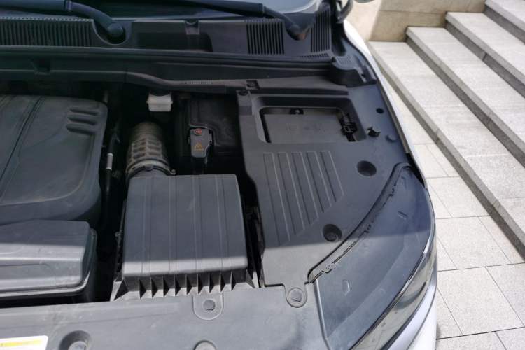 Used Geely Auto Coolray 2019 Sport Model 260T DCT Patrol China V Standard Engine Bay Left