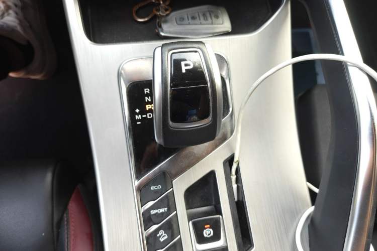 Used Geely Auto Coolray 2019 Sport Model 260T DCT Battle China V Standard Gear Lever