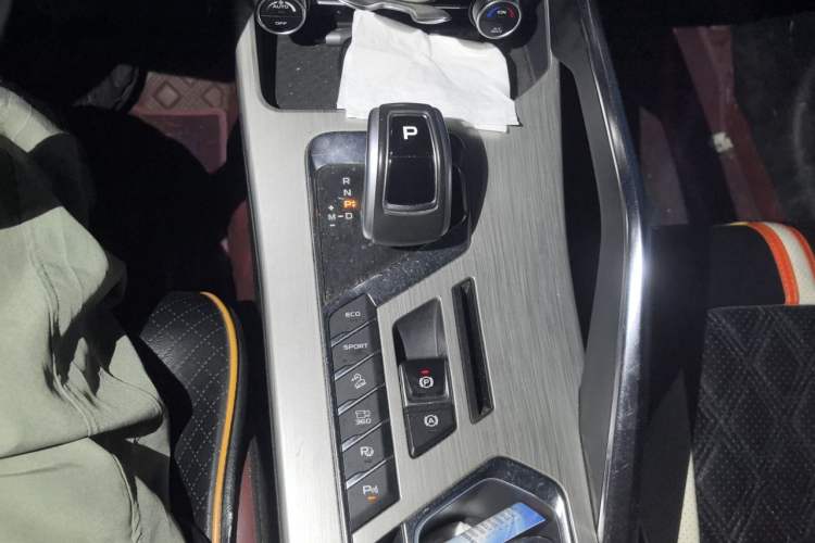 Used Geely Auto Coolray 2019 Sport Version 260T DCT Battle China VI Standard Gear Lever
