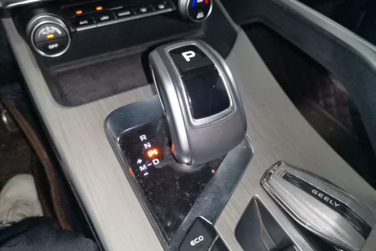 Used Geely Auto Coolray 2019 Sport Version 260T DCT Battle China VI Standard Gear Lever