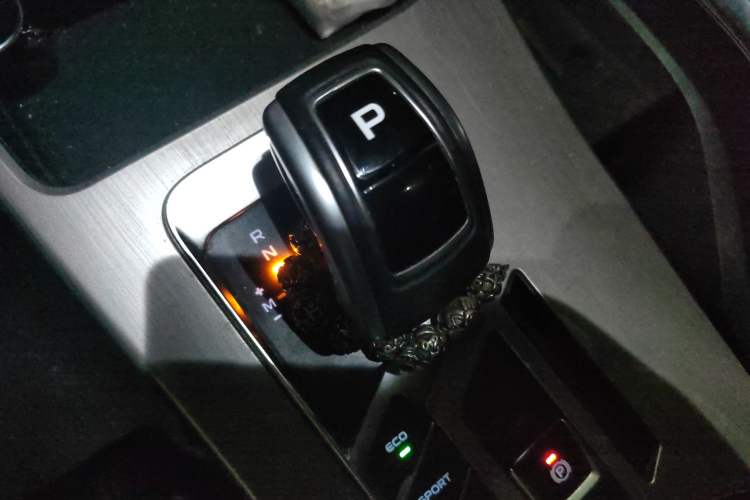 Used Geely Auto Coolray 2019 Sport Model 260T DCT Battle China V Standard Gear Lever
