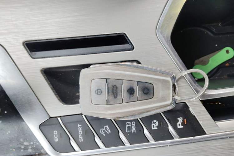 Used Geely Auto Coolray 2019 Sport Model 260T DCT Battle China V Standard Vehicle Key