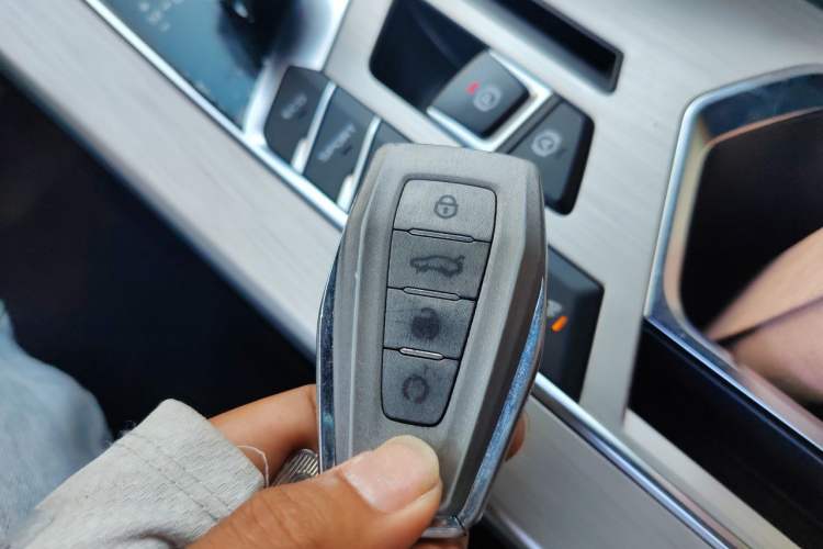 Used Geely Auto Coolray 2019 Sport Model 260T DCT Battle China V Standard Vehicle Key
