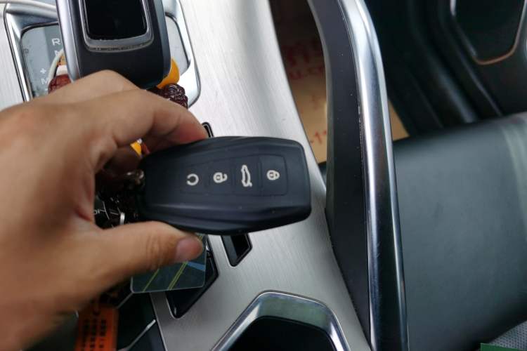 Used Geely Auto Coolray 2019 Sport Model 260T DCT Patrol China V Standard Vehicle Key