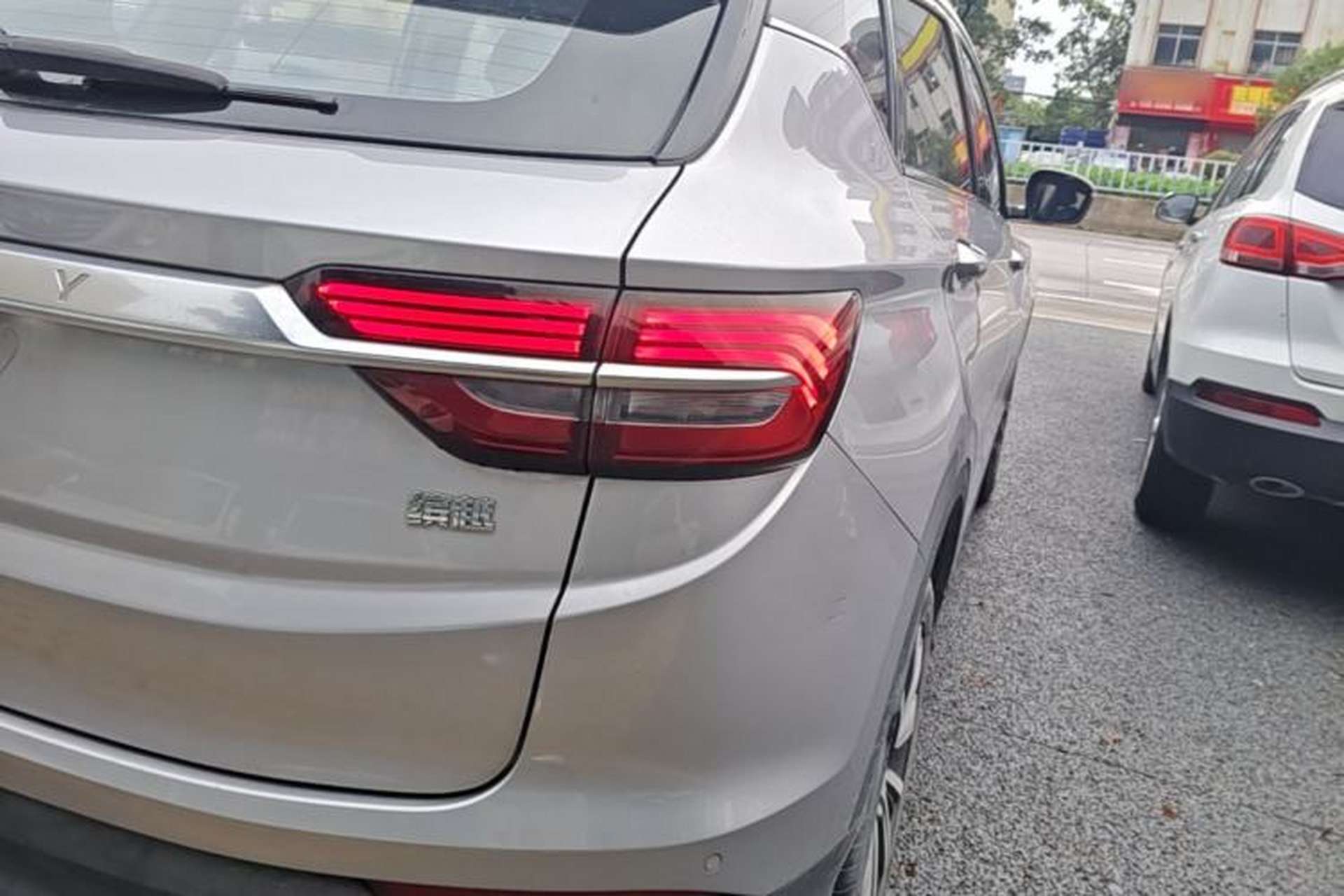 Used Geely Auto Coolray 2019 260T DCT Knight China VI Standard Exterior 3
