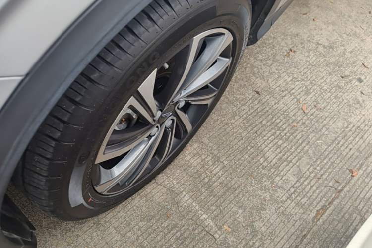 Used Geely Auto Coolray 2019 260T DCT Explorer China VI Standard Exterior 4