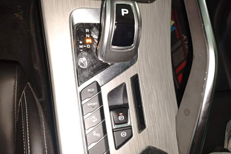 Used Geely Auto Coolray 2019 260T DCT Knight China VI Standard Gear Lever