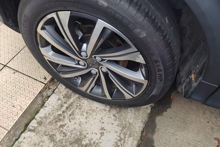 Used Geely Auto Coolray 2019 260T DCT Explorer China VI Standard Right Rear Wheel Hub