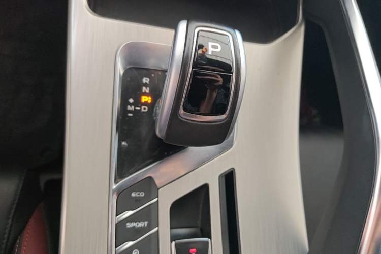 Used Geely Auto Coolray 2019 Sport Version 260T DCT Battle China VI Standard Gear Lever