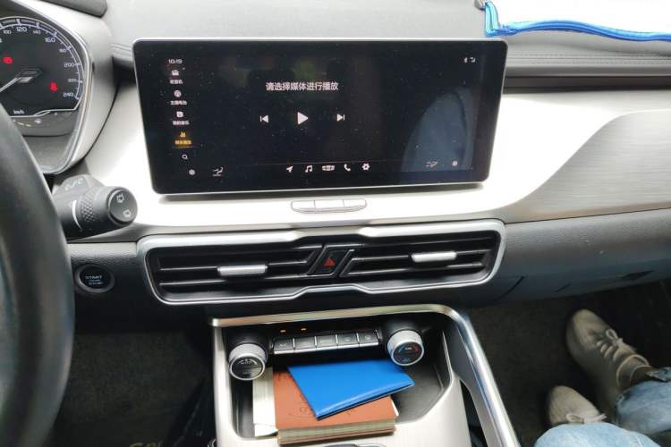 Used Geely Auto Coolray 2019 260T DCT Knight China VI Standard Audio And AC Panel