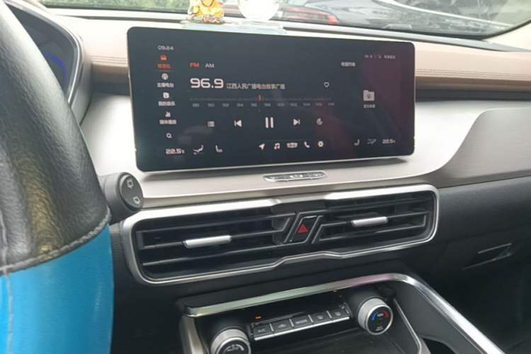 Used Geely Auto Coolray 2019 260T DCT Explorer China V Standard Audio And AC Panel