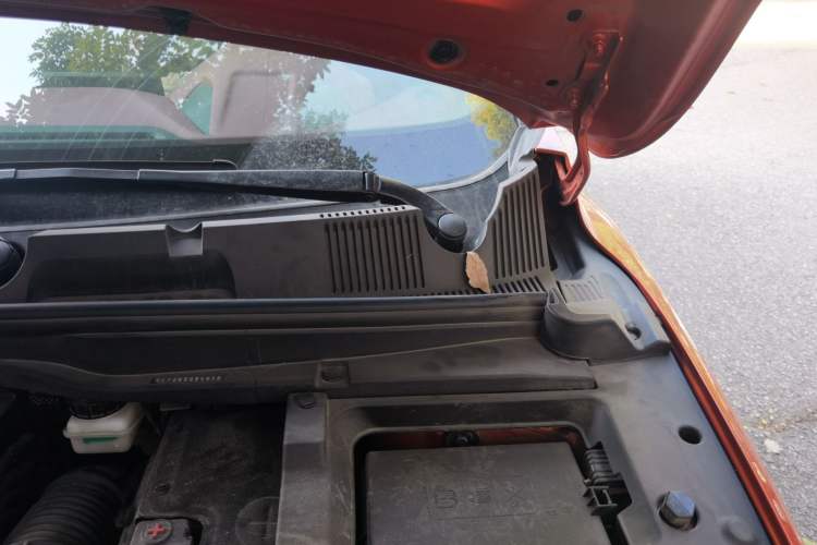 Used Geely Auto Coolray 2019 Sport Version 260T DCT Battle China VI Standard Engine Bay Left