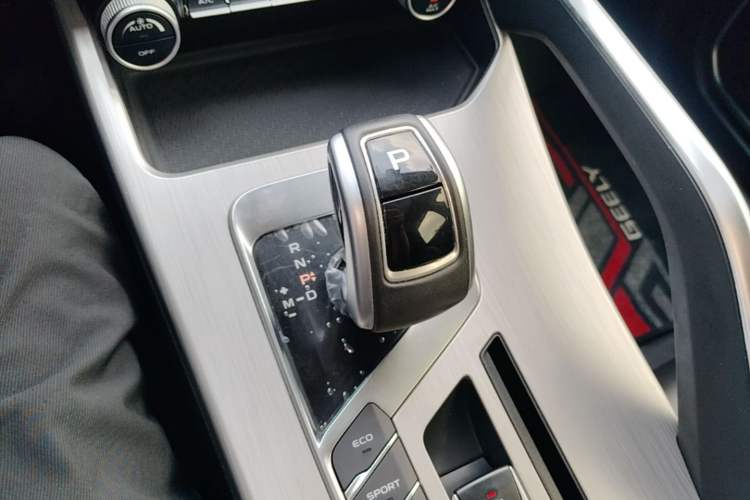 Used Geely Auto Coolray 2019 260T DCT Knight China VI Standard Gear Lever