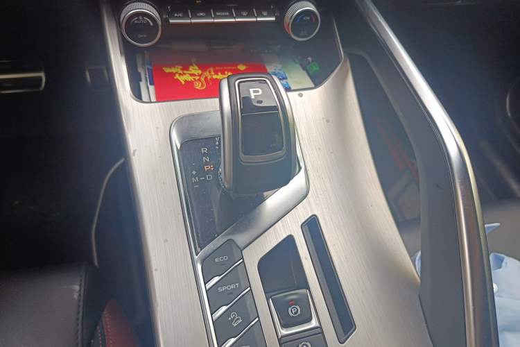 Used Geely Auto Coolray 2019 Sport Version 260T DCT Battle China VI Standard Gear Lever