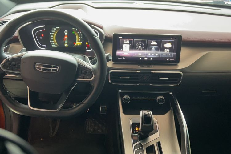 Used Geely Auto Coolray 2019 Sport Model 260T DCT Battle China V Standard Interior 3