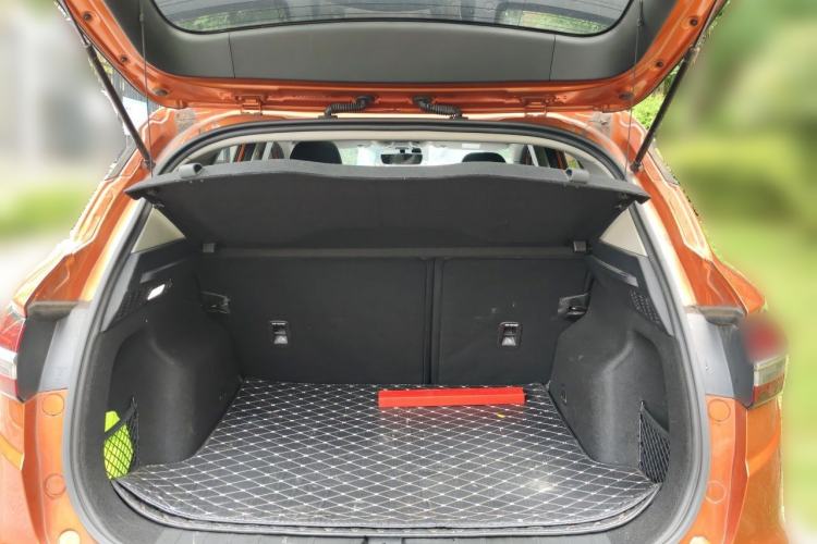 Used Geely Auto Coolray 2019 260T DCT Knight China VI Standard Trunk